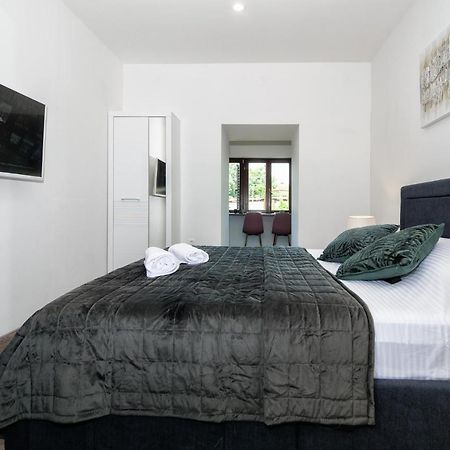 Arena Delight Studio Apartments Pula Ngoại thất bức ảnh