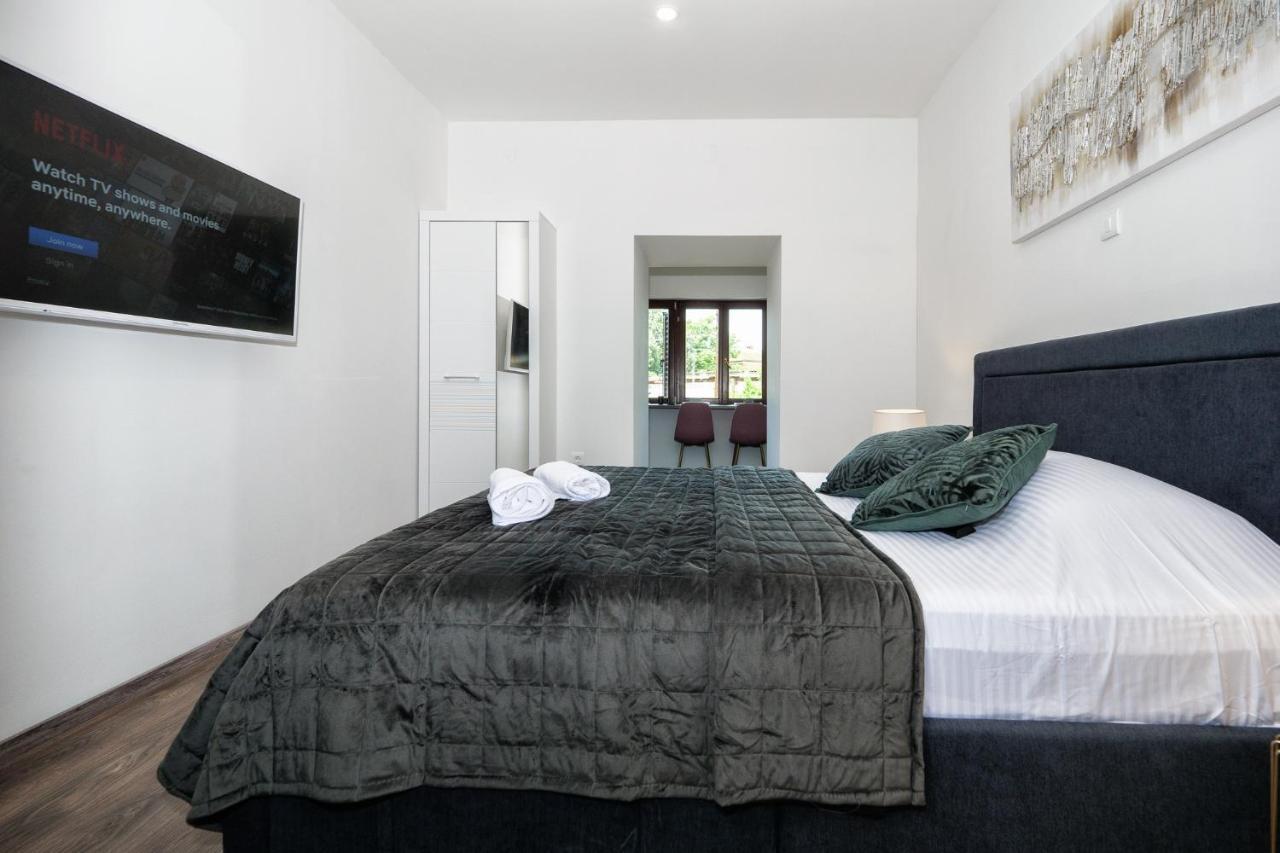 Arena Delight Studio Apartments Pula Ngoại thất bức ảnh