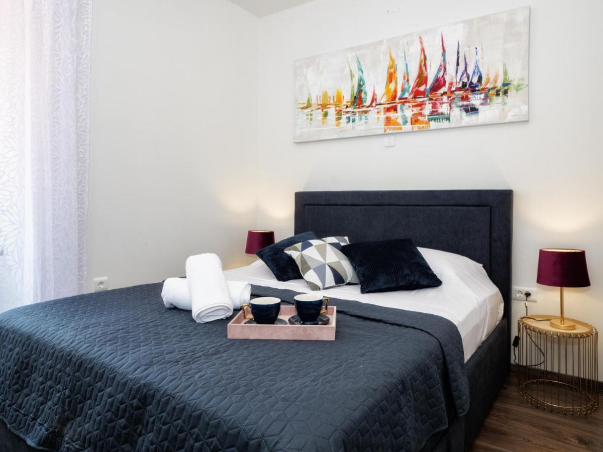 Arena Delight Studio Apartments Pula Ngoại thất bức ảnh